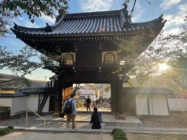 照蓮寺の山門・神門