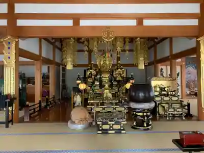 新御堂寺の本殿・本堂