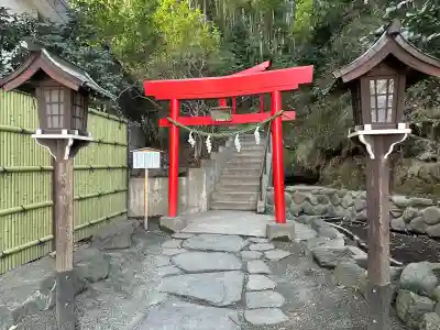武州柿生琴平神社の{uncategorized: "未分類", other: "その他", undefined: "問題あり", building: "その他建物", grave: "お墓", sacred_gate: "鳥居", guardian: "狛犬", statue: "像", buddha: "仏像", history: "歴史", nature: "自然", garden: "庭園", animal: "動物", pagoda: "塔", temizu: "手水舎", mountain_gate: "山門・神門", sanctuary: "本殿・本堂", subordinate: "末社・摂社", art: "芸術", scenery: "景色", jizo: "地蔵", ema: "絵馬", goshuin: "御朱印", omikuji: "おみくじ", items: "授与品その他", amulet: "お守り", goshuincho: "御朱印帳", eats: "食事", festival: "お祭り", votive_dance: "神楽", shichigosan: "七五三参", wedding: "結婚式", experience: "体験その他", initially: "初詣", around: "周辺", anti_infection: "感染症対策"}