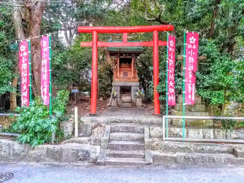 小桜稲荷大明神の鳥居