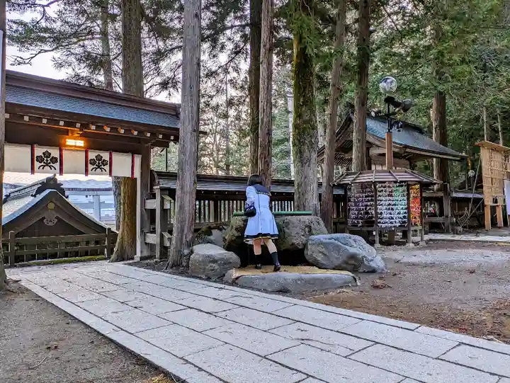 諏訪大社の手水舎