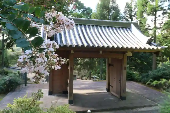 忉利天上寺の山門・神門