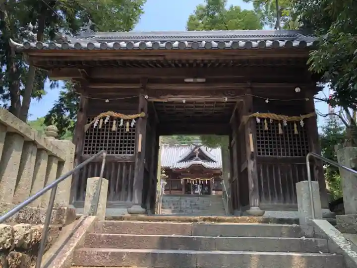 男山神社の山門・神門