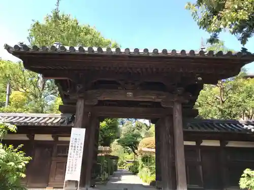 東長谷寺　薬王院の山門