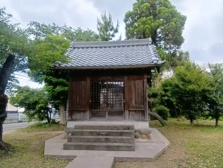 日吉神社の{uncategorized: "未分類", other: "その他", undefined: "問題あり", building: "その他建物", grave: "お墓", sacred_gate: "鳥居", guardian: "狛犬", statue: "像", buddha: "仏像", history: "歴史", nature: "自然", garden: "庭園", animal: "動物", pagoda: "塔", temizu: "手水舎", mountain_gate: "山門・神門", sanctuary: "本殿・本堂", subordinate: "末社・摂社", art: "芸術", scenery: "景色", jizo: "地蔵", ema: "絵馬", goshuin: "御朱印", omikuji: "おみくじ", items: "授与品その他", amulet: "お守り", goshuincho: "御朱印帳", eats: "食事", festival: "お祭り", votive_dance: "神楽", shichigosan: "七五三参", wedding: "結婚式", experience: "体験その他", initially: "初詣", around: "周辺", anti_infection: "感染症対策"}
