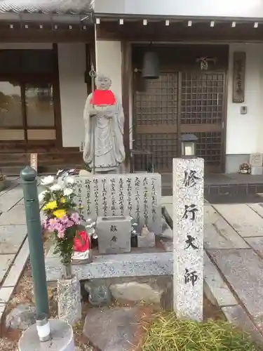 寳珠院（常楽寺）の像