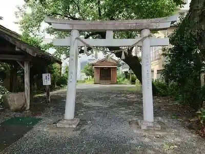 厳島明神社の鳥居