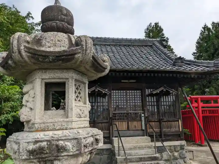 八幡神社の{uncategorized: "未分類", other: "その他", undefined: "問題あり", building: "その他建物", grave: "お墓", sacred_gate: "鳥居", guardian: "狛犬", statue: "像", buddha: "仏像", history: "歴史", nature: "自然", garden: "庭園", animal: "動物", pagoda: "塔", temizu: "手水舎", mountain_gate: "山門・神門", sanctuary: "本殿・本堂", subordinate: "末社・摂社", art: "芸術", scenery: "景色", jizo: "地蔵", ema: "絵馬", goshuin: "御朱印", omikuji: "おみくじ", items: "授与品その他", amulet: "お守り", goshuincho: "御朱印帳", eats: "食事", festival: "お祭り", votive_dance: "神楽", shichigosan: "七五三参", wedding: "結婚式", experience: "体験その他", initially: "初詣", around: "周辺", anti_infection: "感染症対策"}