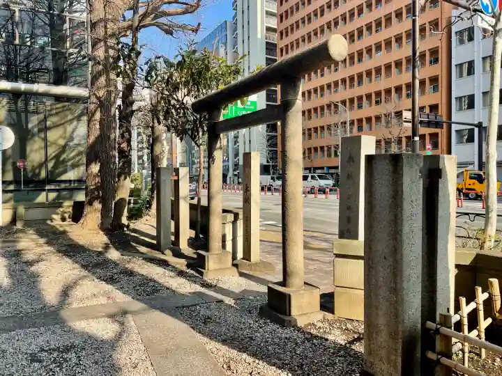 銀杏八幡宮の{uncategorized: "未分類", other: "その他", undefined: "問題あり", building: "その他建物", grave: "お墓", sacred_gate: "鳥居", guardian: "狛犬", statue: "像", buddha: "仏像", history: "歴史", nature: "自然", garden: "庭園", animal: "動物", pagoda: "塔", temizu: "手水舎", mountain_gate: "山門・神門", sanctuary: "本殿・本堂", subordinate: "末社・摂社", art: "芸術", scenery: "景色", jizo: "地蔵", ema: "絵馬", goshuin: "御朱印", omikuji: "おみくじ", items: "授与品その他", amulet: "お守り", goshuincho: "御朱印帳", eats: "食事", festival: "お祭り", votive_dance: "神楽", shichigosan: "七五三参", wedding: "結婚式", experience: "体験その他", initially: "初詣", around: "周辺", anti_infection: "感染症対策"}