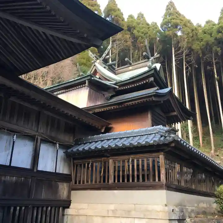 大津山阿蘇神社の本殿・本堂