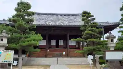 常楽寺の本殿・本堂