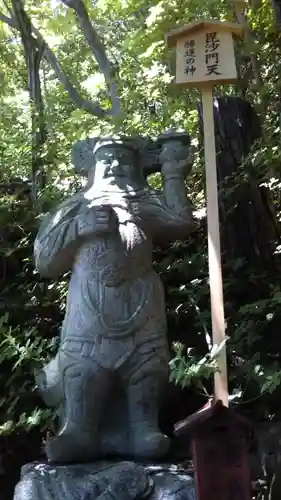 阿賀神社の像