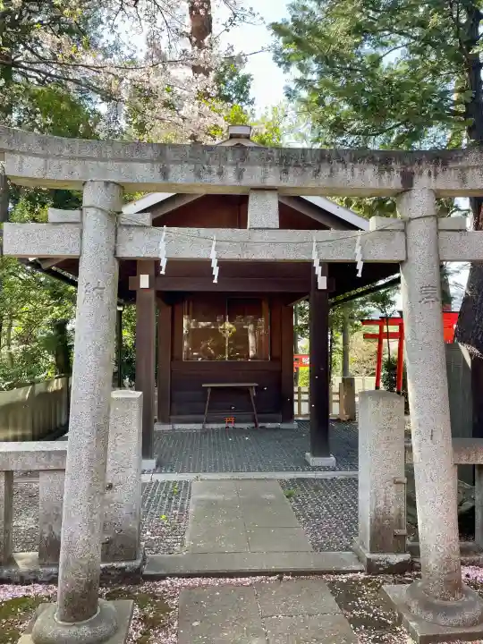 東伏見稲荷神社の{uncategorized: "未分類", other: "その他", undefined: "問題あり", building: "その他建物", grave: "お墓", sacred_gate: "鳥居", guardian: "狛犬", statue: "像", buddha: "仏像", history: "歴史", nature: "自然", garden: "庭園", animal: "動物", pagoda: "塔", temizu: "手水舎", mountain_gate: "山門・神門", sanctuary: "本殿・本堂", subordinate: "末社・摂社", art: "芸術", scenery: "景色", jizo: "地蔵", ema: "絵馬", goshuin: "御朱印", omikuji: "おみくじ", items: "授与品その他", amulet: "お守り", goshuincho: "御朱印帳", eats: "食事", festival: "お祭り", votive_dance: "神楽", shichigosan: "七五三参", wedding: "結婚式", experience: "体験その他", initially: "初詣", around: "周辺", anti_infection: "感染症対策"}