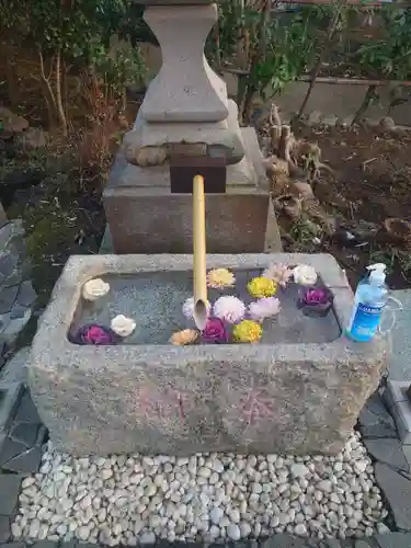 横浜御嶽神社の手水舎