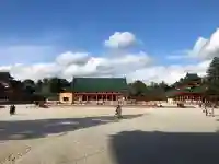平安神宮の{uncategorized: "未分類", other: "その他", undefined: "問題あり", building: "その他建物", grave: "お墓", sacred_gate: "鳥居", guardian: "狛犬", statue: "像", buddha: "仏像", history: "歴史", nature: "自然", garden: "庭園", animal: "動物", pagoda: "塔", temizu: "手水舎", mountain_gate: "山門・神門", sanctuary: "本殿・本堂", subordinate: "末社・摂社", art: "芸術", scenery: "景色", jizo: "地蔵", ema: "絵馬", goshuin: "御朱印", omikuji: "おみくじ", items: "授与品その他", amulet: "お守り", goshuincho: "御朱印帳", eats: "食事", festival: "お祭り", votive_dance: "神楽", shichigosan: "七五三参", wedding: "結婚式", experience: "体験その他", initially: "初詣", around: "周辺", anti_infection: "感染症対策"}