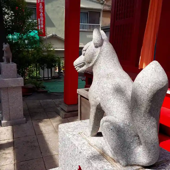 赤稲荷神社の狛犬