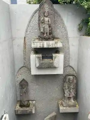 真弘寺の{uncategorized: "未分類", other: "その他", undefined: "問題あり", building: "その他建物", grave: "お墓", sacred_gate: "鳥居", guardian: "狛犬", statue: "像", buddha: "仏像", history: "歴史", nature: "自然", garden: "庭園", animal: "動物", pagoda: "塔", temizu: "手水舎", mountain_gate: "山門・神門", sanctuary: "本殿・本堂", subordinate: "末社・摂社", art: "芸術", scenery: "景色", jizo: "地蔵", ema: "絵馬", goshuin: "御朱印", omikuji: "おみくじ", items: "授与品その他", amulet: "お守り", goshuincho: "御朱印帳", eats: "食事", festival: "お祭り", votive_dance: "神楽", shichigosan: "七五三参", wedding: "結婚式", experience: "体験その他", initially: "初詣", around: "周辺", anti_infection: "感染症対策"}