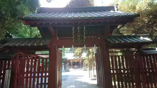 金王八幡宮の山門