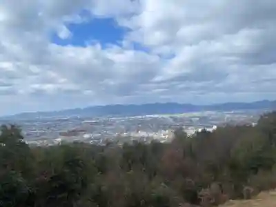 伏見稲荷大社の{uncategorized: "未分類", other: "その他", undefined: "問題あり", building: "その他建物", grave: "お墓", sacred_gate: "鳥居", guardian: "狛犬", statue: "像", buddha: "仏像", history: "歴史", nature: "自然", garden: "庭園", animal: "動物", pagoda: "塔", temizu: "手水舎", mountain_gate: "山門・神門", sanctuary: "本殿・本堂", subordinate: "末社・摂社", art: "芸術", scenery: "景色", jizo: "地蔵", ema: "絵馬", goshuin: "御朱印", omikuji: "おみくじ", items: "授与品その他", amulet: "お守り", goshuincho: "御朱印帳", eats: "食事", festival: "お祭り", votive_dance: "神楽", shichigosan: "七五三参", wedding: "結婚式", experience: "体験その他", initially: "初詣", around: "周辺", anti_infection: "感染症対策"}