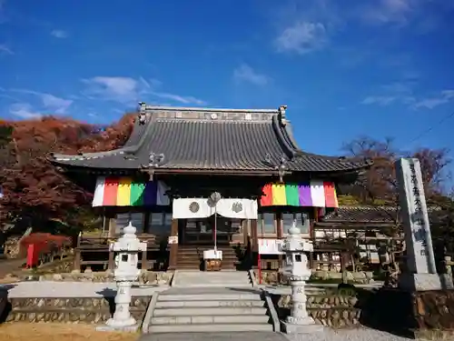 埼玉厄除け開運大師・龍泉寺（切り絵御朱印発祥の寺）の本殿