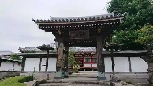 龍泉寺(龍頭不動尊)の山門