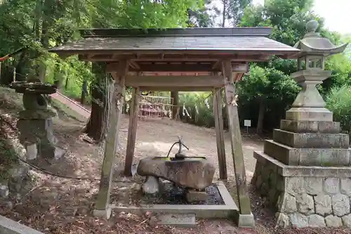 八剱社の手水舎