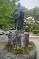 真教寺の像