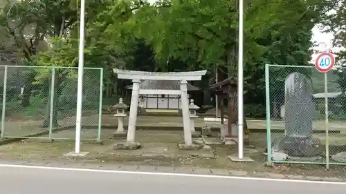 高尾神社の鳥居