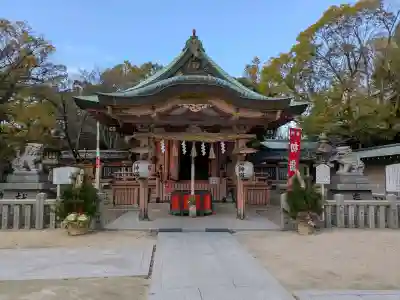 服部住吉神社の{uncategorized: "未分類", other: "その他", undefined: "問題あり", building: "その他建物", grave: "お墓", sacred_gate: "鳥居", guardian: "狛犬", statue: "像", buddha: "仏像", history: "歴史", nature: "自然", garden: "庭園", animal: "動物", pagoda: "塔", temizu: "手水舎", mountain_gate: "山門・神門", sanctuary: "本殿・本堂", subordinate: "末社・摂社", art: "芸術", scenery: "景色", jizo: "地蔵", ema: "絵馬", goshuin: "御朱印", omikuji: "おみくじ", items: "授与品その他", amulet: "お守り", goshuincho: "御朱印帳", eats: "食事", festival: "お祭り", votive_dance: "神楽", shichigosan: "七五三参", wedding: "結婚式", experience: "体験その他", initially: "初詣", around: "周辺", anti_infection: "感染症対策"}