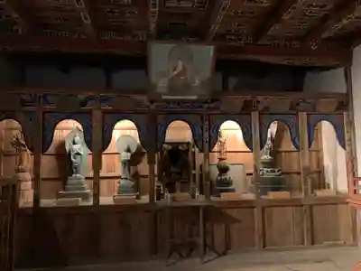 成身院　百体観音堂（さざえ堂）の仏像