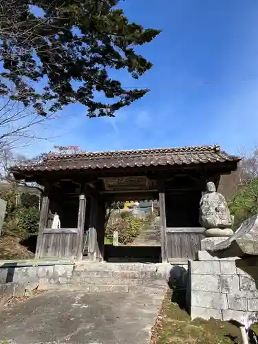 曹洞宗 永松山 龍泉寺の山門