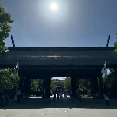 靖國神社の{uncategorized: "未分類", other: "その他", undefined: "問題あり", building: "その他建物", grave: "お墓", sacred_gate: "鳥居", guardian: "狛犬", statue: "像", buddha: "仏像", history: "歴史", nature: "自然", garden: "庭園", animal: "動物", pagoda: "塔", temizu: "手水舎", mountain_gate: "山門・神門", sanctuary: "本殿・本堂", subordinate: "末社・摂社", art: "芸術", scenery: "景色", jizo: "地蔵", ema: "絵馬", goshuin: "御朱印", omikuji: "おみくじ", items: "授与品その他", amulet: "お守り", goshuincho: "御朱印帳", eats: "食事", festival: "お祭り", votive_dance: "神楽", shichigosan: "七五三参", wedding: "結婚式", experience: "体験その他", initially: "初詣", around: "周辺", anti_infection: "感染症対策"}