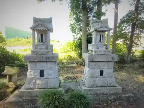 諏訪神社の末社