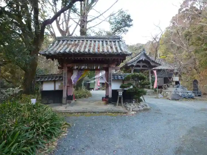 金剛座寺の山門・神門