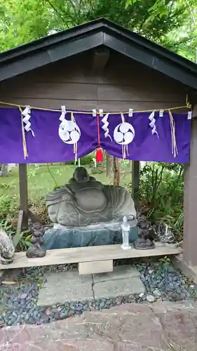 樽前山神社の像