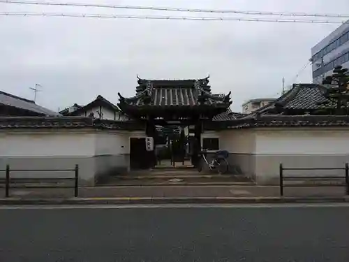 成道寺の山門