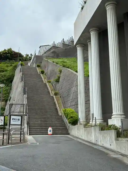 龍本寺の{uncategorized: "未分類", other: "その他", undefined: "問題あり", building: "その他建物", grave: "お墓", sacred_gate: "鳥居", guardian: "狛犬", statue: "像", buddha: "仏像", history: "歴史", nature: "自然", garden: "庭園", animal: "動物", pagoda: "塔", temizu: "手水舎", mountain_gate: "山門・神門", sanctuary: "本殿・本堂", subordinate: "末社・摂社", art: "芸術", scenery: "景色", jizo: "地蔵", ema: "絵馬", goshuin: "御朱印", omikuji: "おみくじ", items: "授与品その他", amulet: "お守り", goshuincho: "御朱印帳", eats: "食事", festival: "お祭り", votive_dance: "神楽", shichigosan: "七五三参", wedding: "結婚式", experience: "体験その他", initially: "初詣", around: "周辺", anti_infection: "感染症対策"}