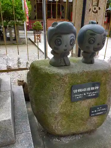 露天神社（お初天神）の像