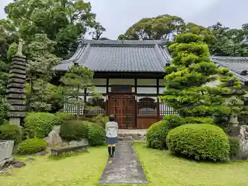 花井寺の本殿・本堂