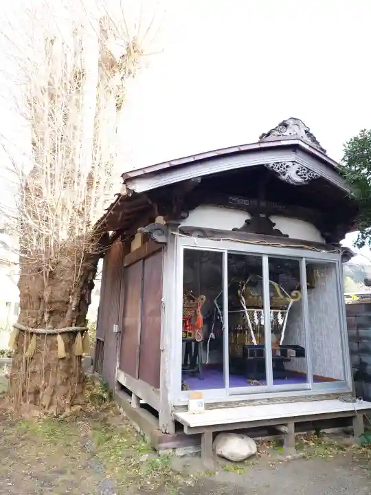 蛭子神社の{uncategorized: "未分類", other: "その他", undefined: "問題あり", building: "その他建物", grave: "お墓", sacred_gate: "鳥居", guardian: "狛犬", statue: "像", buddha: "仏像", history: "歴史", nature: "自然", garden: "庭園", animal: "動物", pagoda: "塔", temizu: "手水舎", mountain_gate: "山門・神門", sanctuary: "本殿・本堂", subordinate: "末社・摂社", art: "芸術", scenery: "景色", jizo: "地蔵", ema: "絵馬", goshuin: "御朱印", omikuji: "おみくじ", items: "授与品その他", amulet: "お守り", goshuincho: "御朱印帳", eats: "食事", festival: "お祭り", votive_dance: "神楽", shichigosan: "七五三参", wedding: "結婚式", experience: "体験その他", initially: "初詣", around: "周辺", anti_infection: "感染症対策"}