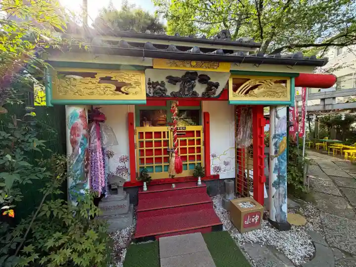 吉原弁財天本宮(吉原神社奥宮)の{uncategorized: "未分類", other: "その他", undefined: "問題あり", building: "その他建物", grave: "お墓", sacred_gate: "鳥居", guardian: "狛犬", statue: "像", buddha: "仏像", history: "歴史", nature: "自然", garden: "庭園", animal: "動物", pagoda: "塔", temizu: "手水舎", mountain_gate: "山門・神門", sanctuary: "本殿・本堂", subordinate: "末社・摂社", art: "芸術", scenery: "景色", jizo: "地蔵", ema: "絵馬", goshuin: "御朱印", omikuji: "おみくじ", items: "授与品その他", amulet: "お守り", goshuincho: "御朱印帳", eats: "食事", festival: "お祭り", votive_dance: "神楽", shichigosan: "七五三参", wedding: "結婚式", experience: "体験その他", initially: "初詣", around: "周辺", anti_infection: "感染症対策"}