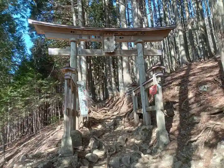 三峯神社奥宮(埼玉県)