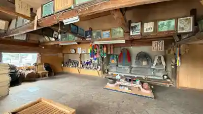 藤城地蔵堂の{uncategorized: "未分類", other: "その他", undefined: "問題あり", building: "その他建物", grave: "お墓", sacred_gate: "鳥居", guardian: "狛犬", statue: "像", buddha: "仏像", history: "歴史", nature: "自然", garden: "庭園", animal: "動物", pagoda: "塔", temizu: "手水舎", mountain_gate: "山門・神門", sanctuary: "本殿・本堂", subordinate: "末社・摂社", art: "芸術", scenery: "景色", jizo: "地蔵", ema: "絵馬", goshuin: "御朱印", omikuji: "おみくじ", items: "授与品その他", amulet: "お守り", goshuincho: "御朱印帳", eats: "食事", festival: "お祭り", votive_dance: "神楽", shichigosan: "七五三参", wedding: "結婚式", experience: "体験その他", initially: "初詣", around: "周辺", anti_infection: "感染症対策"}