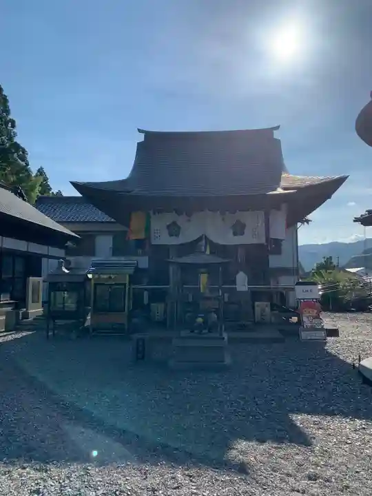岩本寺の本殿・本堂