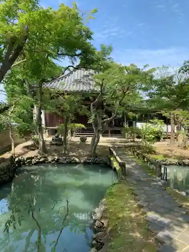 新薬師寺の庭園