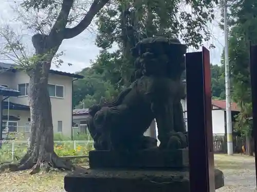 鳥海稲荷神社の狛犬