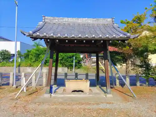 裳咋神社（目比）の手水舎