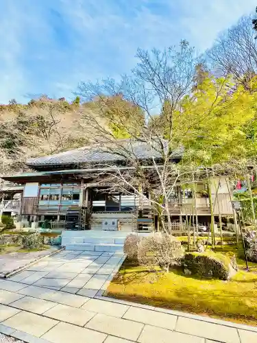 大渕寺の{uncategorized: "未分類", other: "その他", undefined: "問題あり", building: "その他建物", grave: "お墓", sacred_gate: "鳥居", guardian: "狛犬", statue: "像", buddha: "仏像", history: "歴史", nature: "自然", garden: "庭園", animal: "動物", pagoda: "塔", temizu: "手水舎", mountain_gate: "山門・神門", sanctuary: "本殿・本堂", subordinate: "末社・摂社", art: "芸術", scenery: "景色", jizo: "地蔵", ema: "絵馬", goshuin: "御朱印", omikuji: "おみくじ", items: "授与品その他", amulet: "お守り", goshuincho: "御朱印帳", eats: "食事", festival: "お祭り", votive_dance: "神楽", shichigosan: "七五三参", wedding: "結婚式", experience: "体験その他", initially: "初詣", around: "周辺", anti_infection: "感染症対策"}