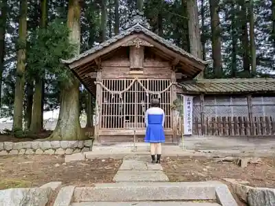 矢抜神社の本殿