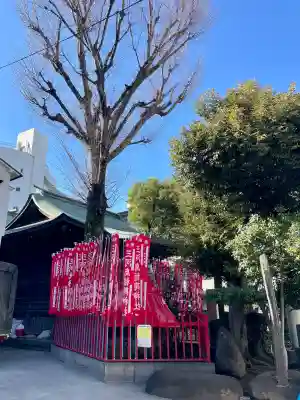 稲荷神社の{uncategorized: "未分類", other: "その他", undefined: "問題あり", building: "その他建物", grave: "お墓", sacred_gate: "鳥居", guardian: "狛犬", statue: "像", buddha: "仏像", history: "歴史", nature: "自然", garden: "庭園", animal: "動物", pagoda: "塔", temizu: "手水舎", mountain_gate: "山門・神門", sanctuary: "本殿・本堂", subordinate: "末社・摂社", art: "芸術", scenery: "景色", jizo: "地蔵", ema: "絵馬", goshuin: "御朱印", omikuji: "おみくじ", items: "授与品その他", amulet: "お守り", goshuincho: "御朱印帳", eats: "食事", festival: "お祭り", votive_dance: "神楽", shichigosan: "七五三参", wedding: "結婚式", experience: "体験その他", initially: "初詣", around: "周辺", anti_infection: "感染症対策"}